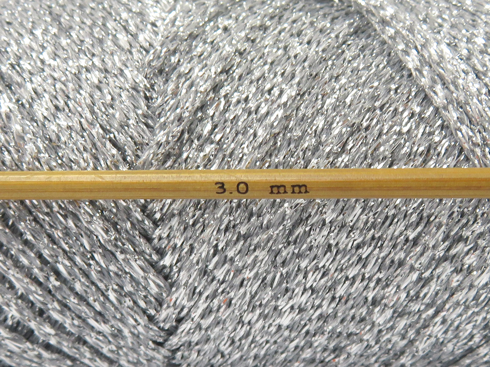 Gleamy Silver fnt2-84263