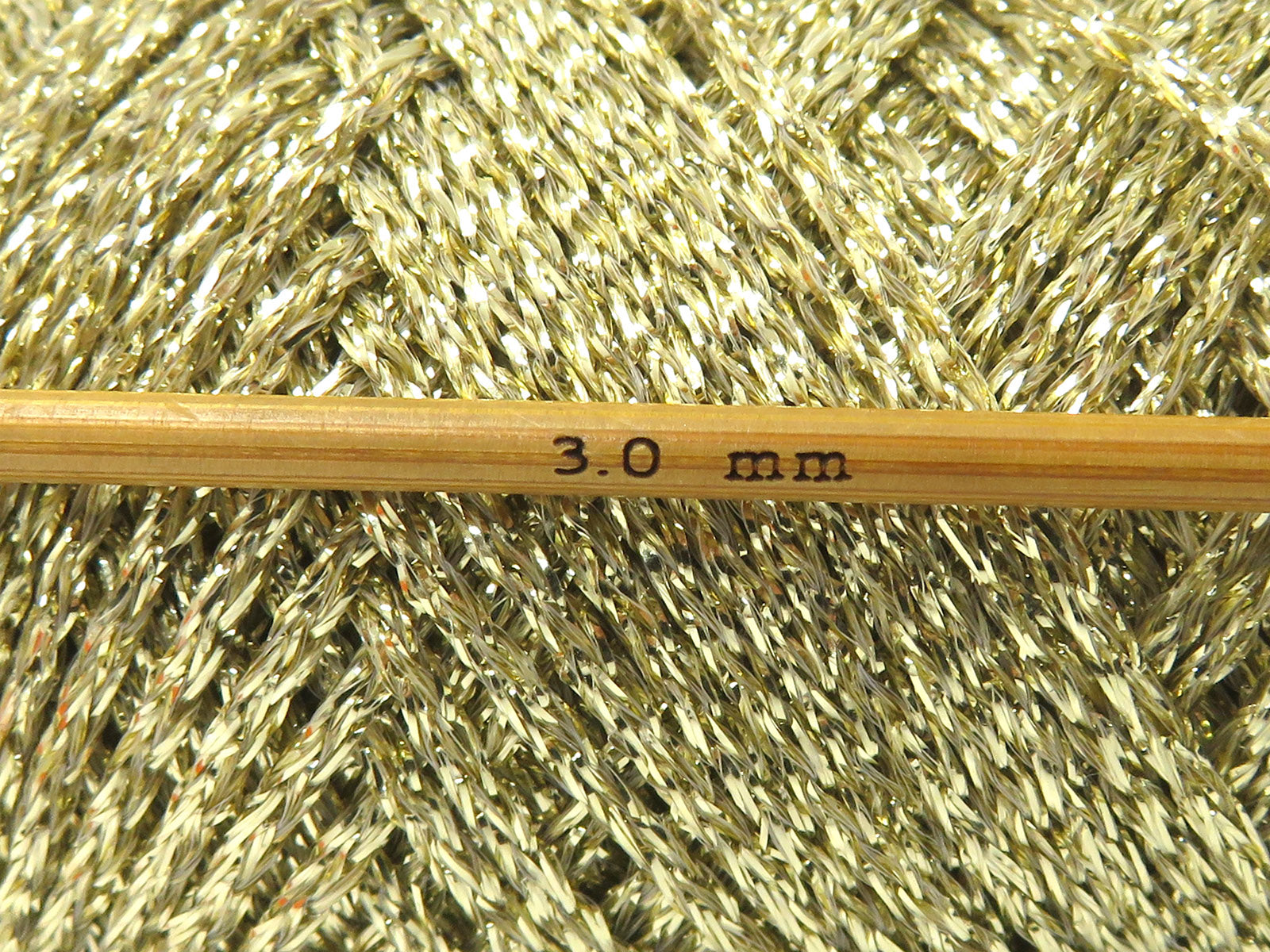 Gleamy Light Gold fnt2-84265