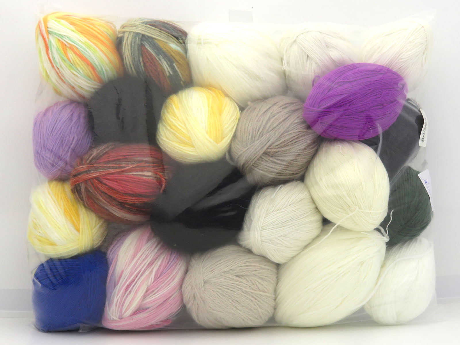 Leftover Winter Yarns Mixed Lot fnt2-84364