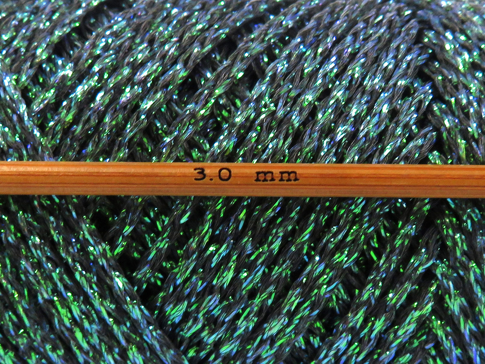 Gleamy Black, Blue, Green fnt2-84725