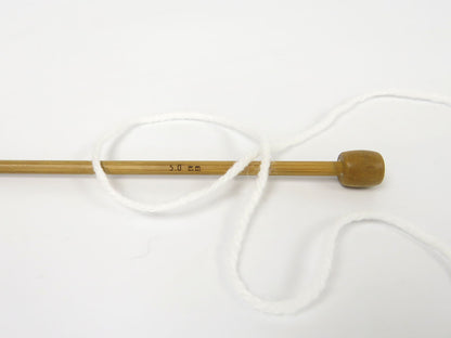Favorite White Worsted fnt2-85637